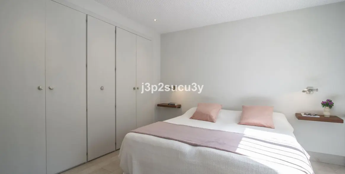 Sale of ground floor apartment in Guadalmina Baja 18