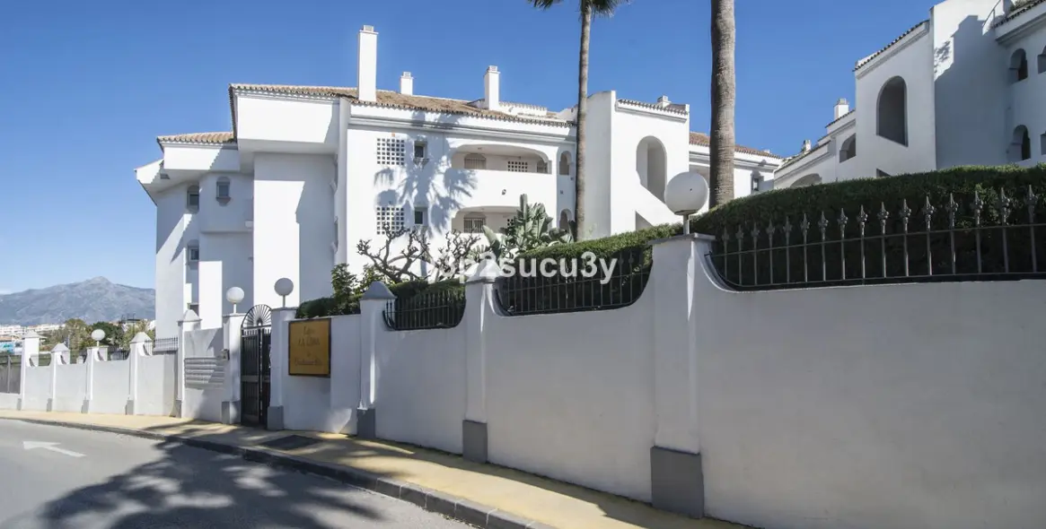 Продажа апартаментов на первом этаже в Guadalmina Baja 31