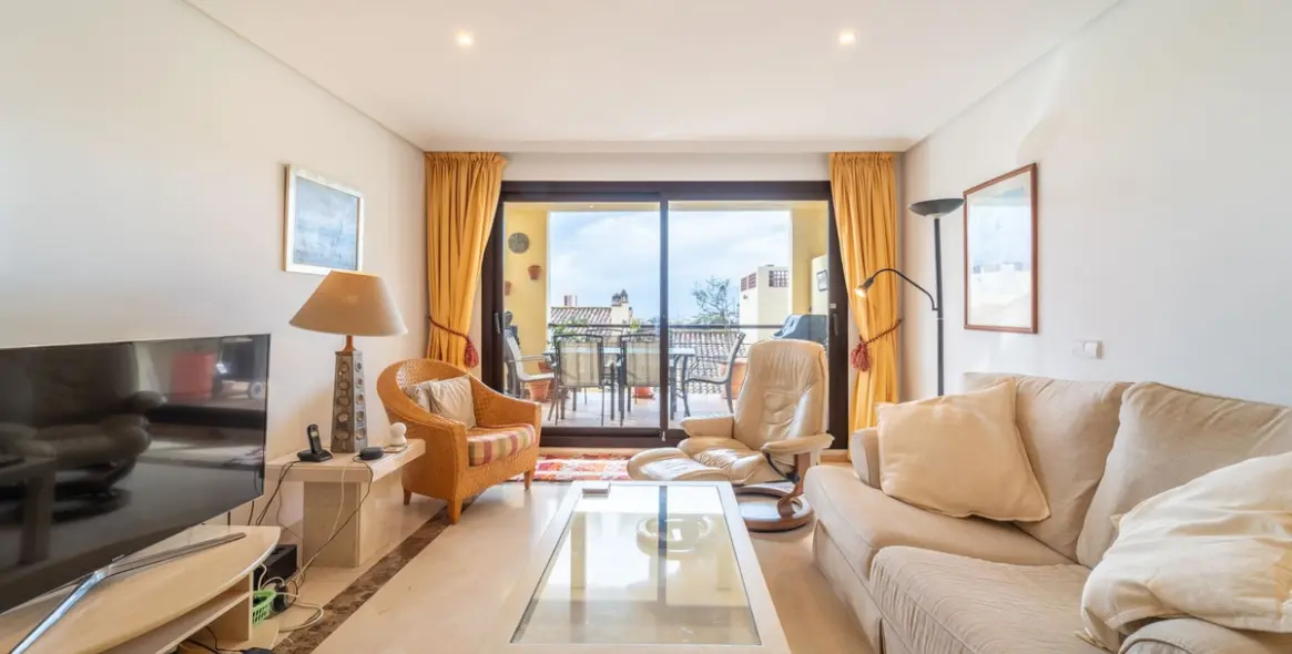 Продажа апартаментов на первом этаже в Los Arqueros 1