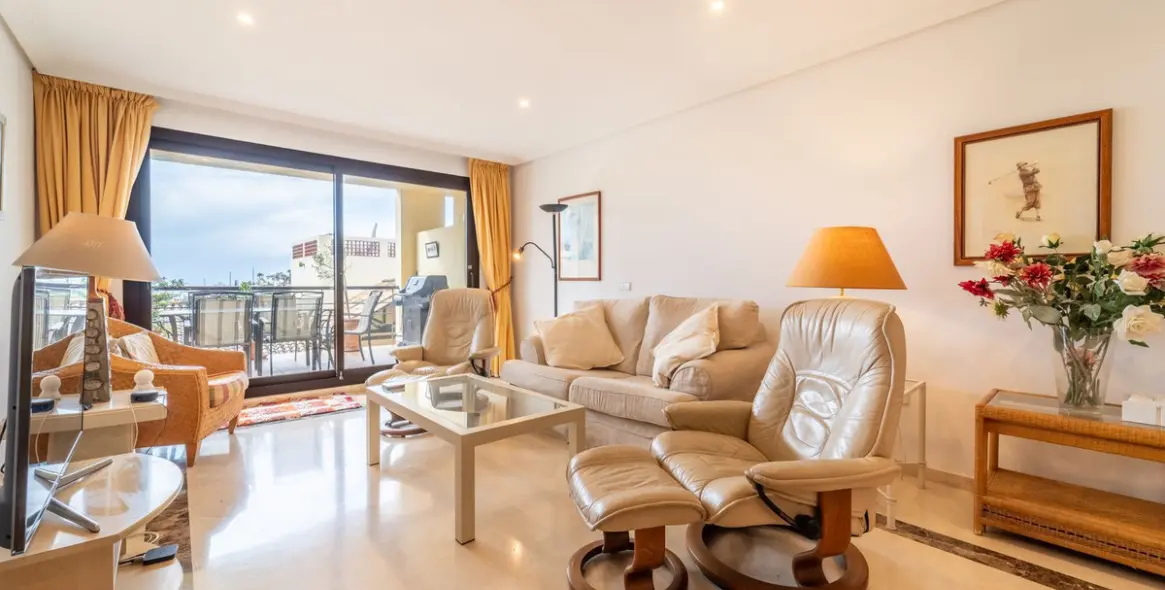 Продажа апартаментов на первом этаже в Los Arqueros 4