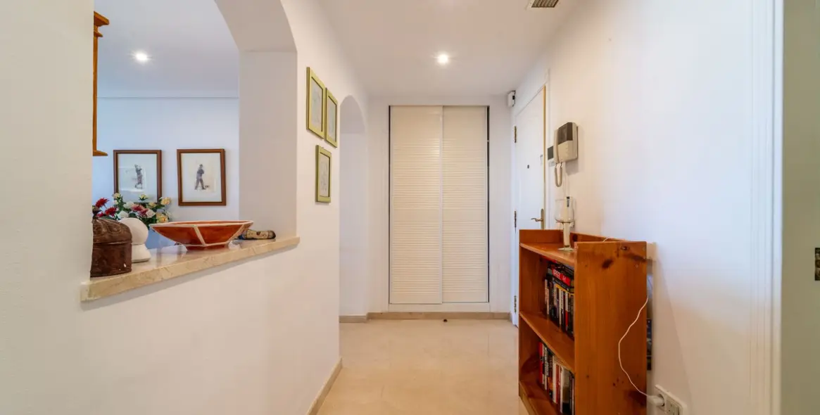 Продажа апартаментов на первом этаже в Los Arqueros 8