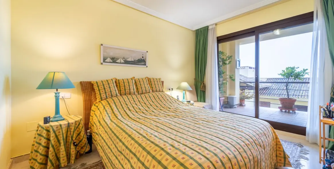 Продажа апартаментов на первом этаже в Los Arqueros 9