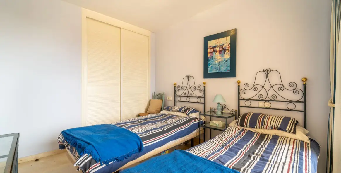 Продажа апартаментов на первом этаже в Los Arqueros 16