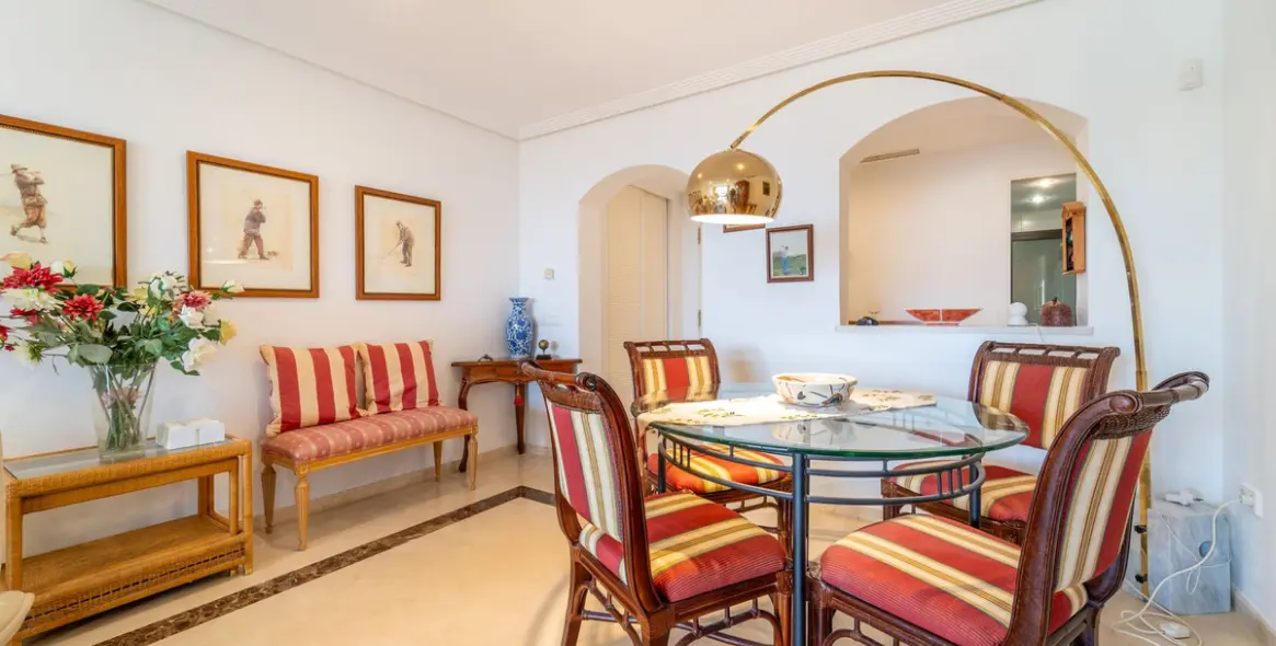 Venta de apartamento en planta baja en Los Arqueros 24