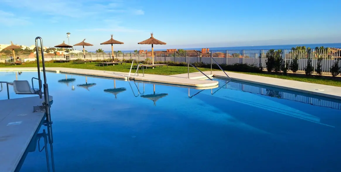 Продажа апартаментов на первом этаже в Doña Julia 28