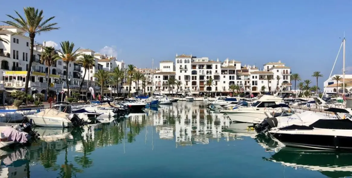 Продажа апартаментов на первом этаже в Doña Julia 31