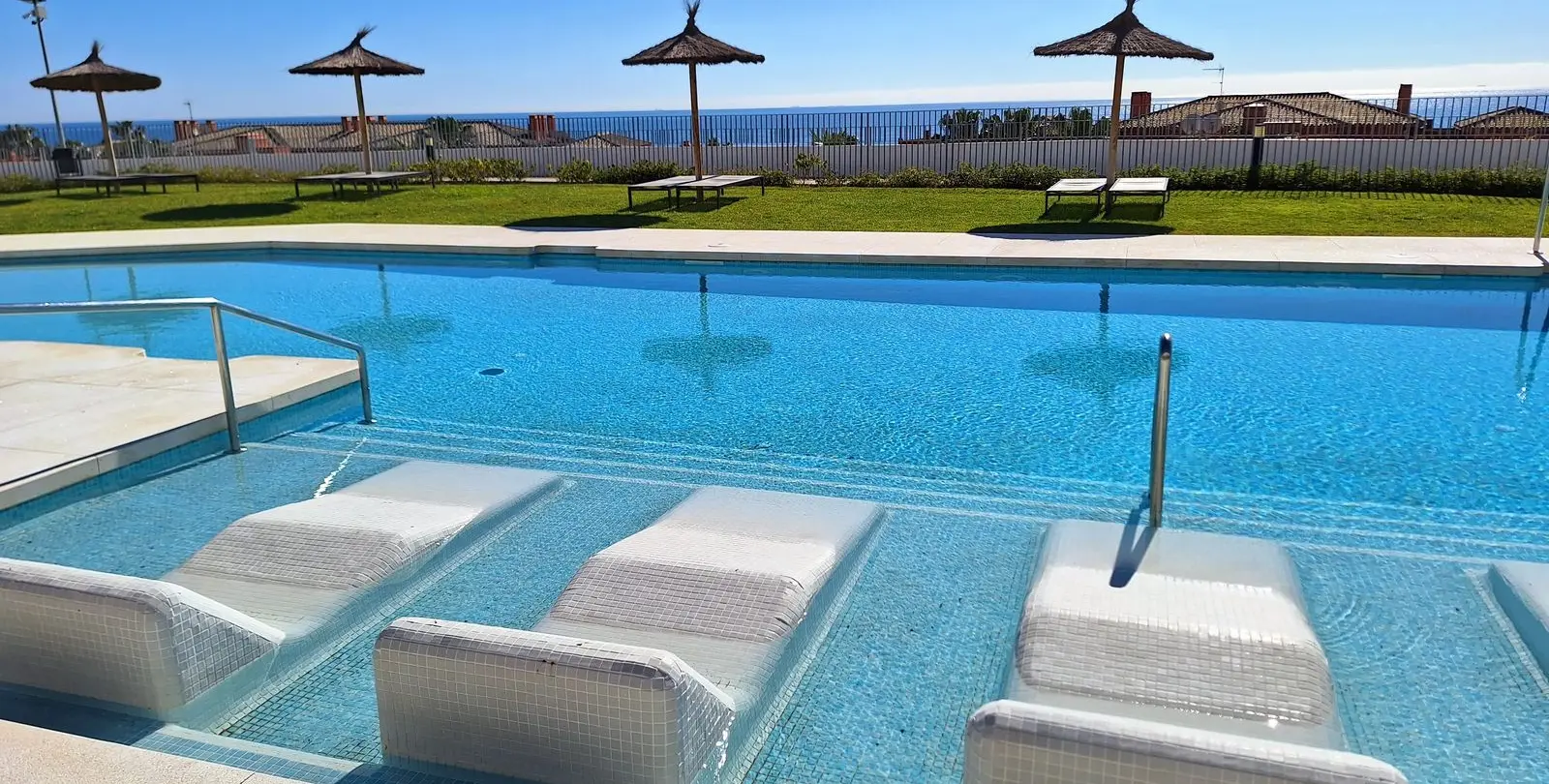 Venta de apartamento en planta baja en Doña Julia 24