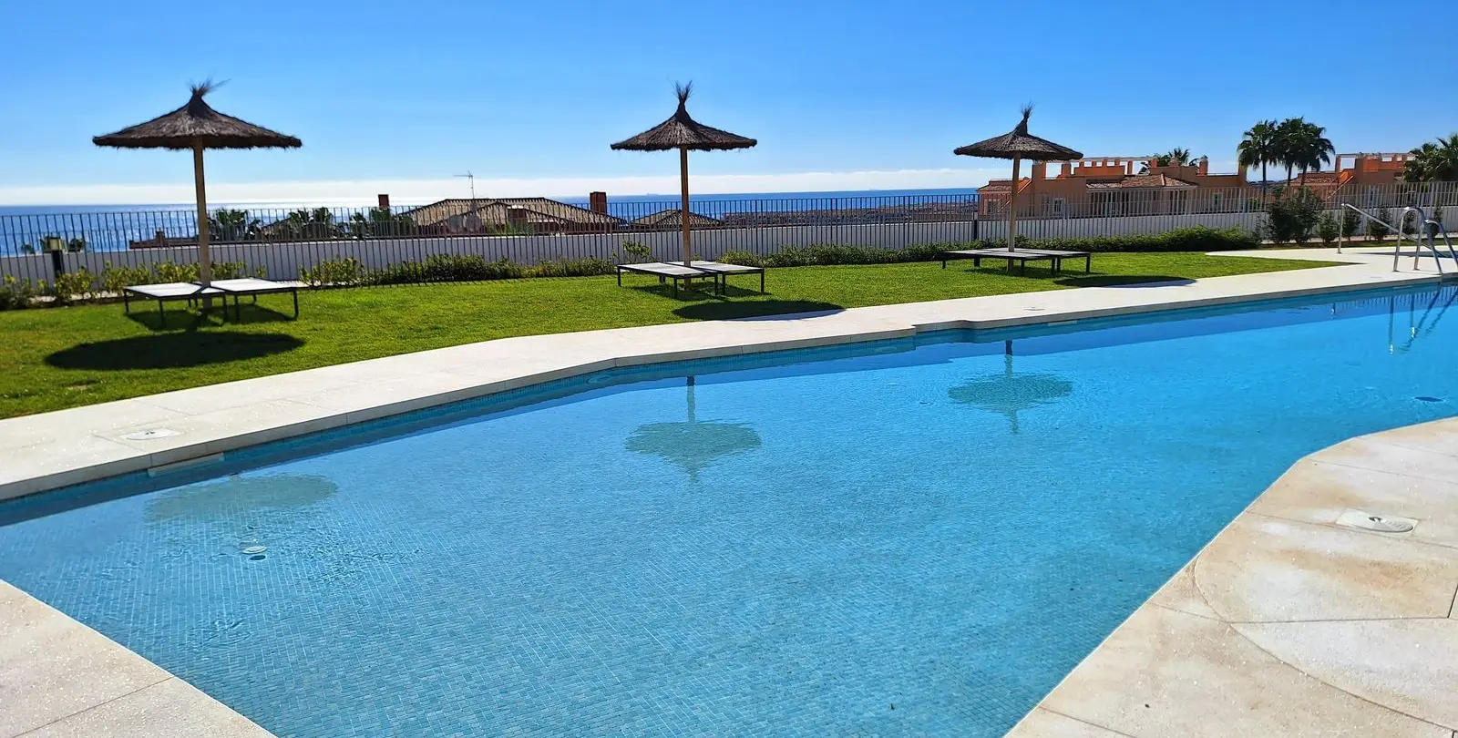Venta de apartamento en planta baja en Doña Julia 27