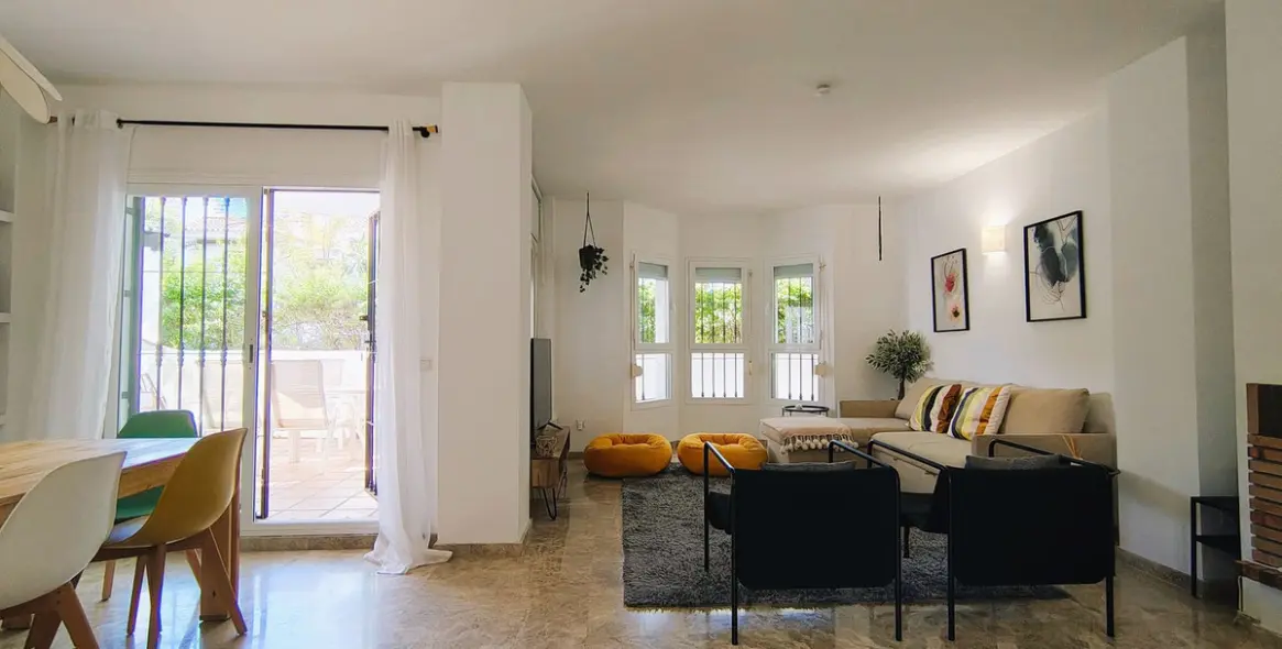 Sale of ground floor apartment in Nueva Andalucía 2