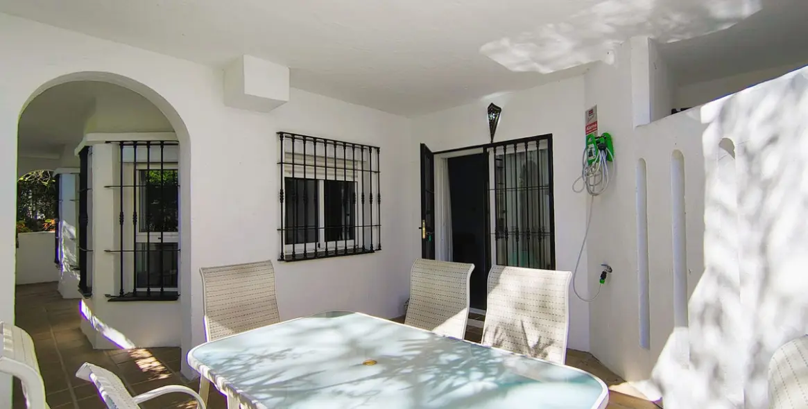 Sale of ground floor apartment in Nueva Andalucía 15