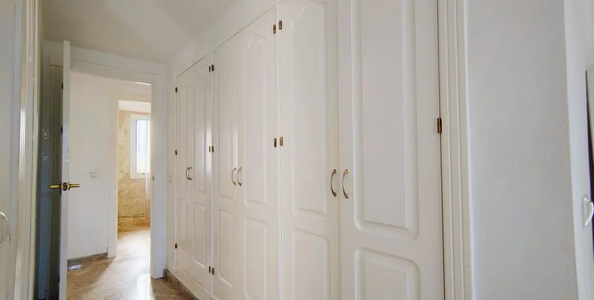 Продажа апартаментов на первом этаже в Nueva Andalucía 31