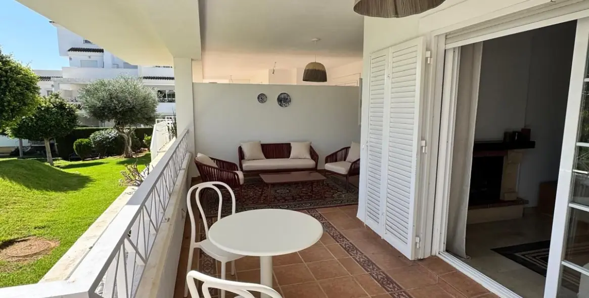 Sale of ground floor apartment in Río Real 8