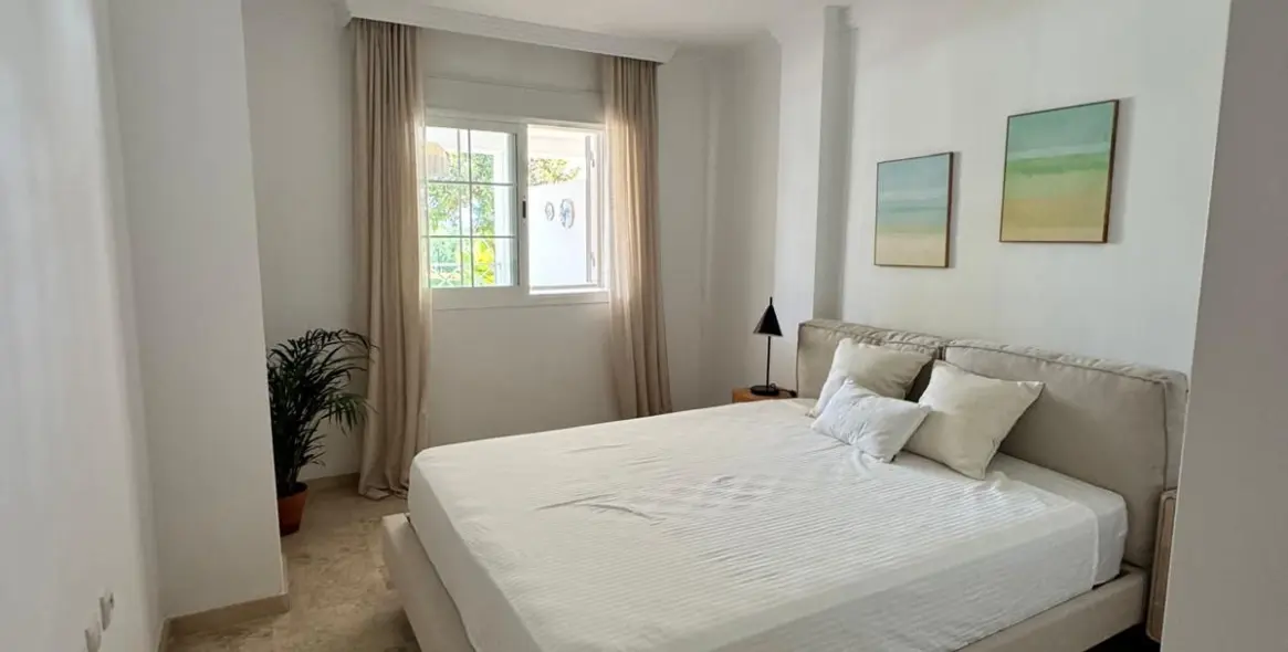 Sale of ground floor apartment in Río Real 14