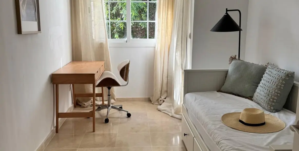 Sale of ground floor apartment in Río Real 16