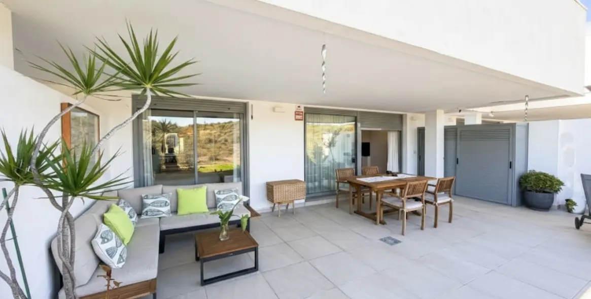Sale of ground floor apartment in Estepona 6