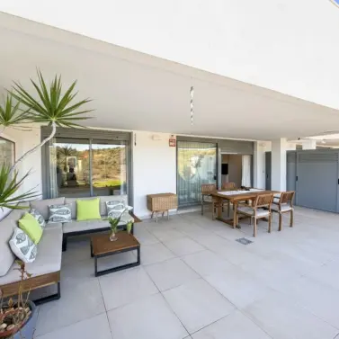 Sale of ground floor apartment in Estepona