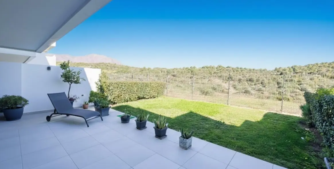 Sale of ground floor apartment in Estepona 7