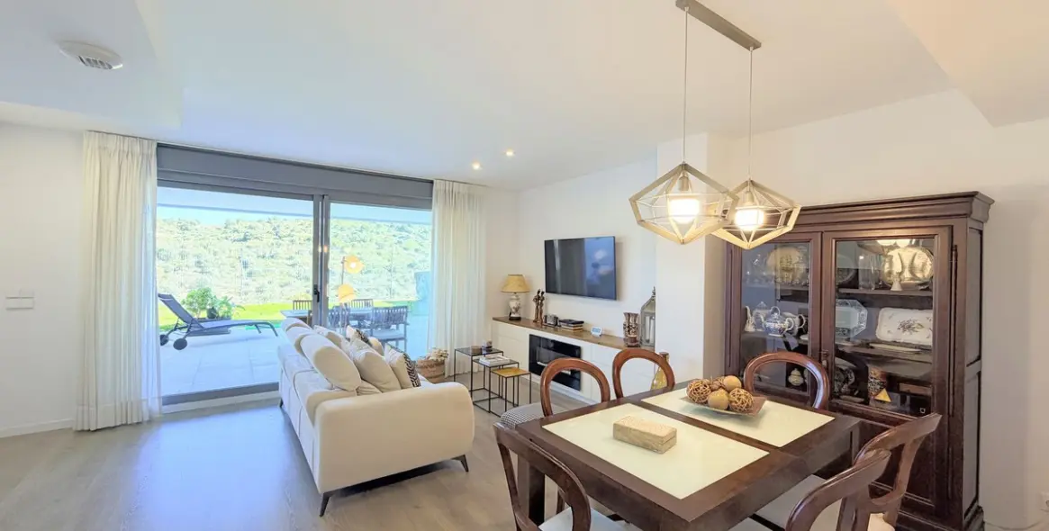 Sale of ground floor apartment in Estepona 13