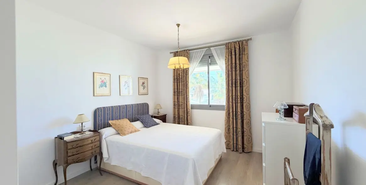 Продажа апартаментов на первом этаже в Estepona 28