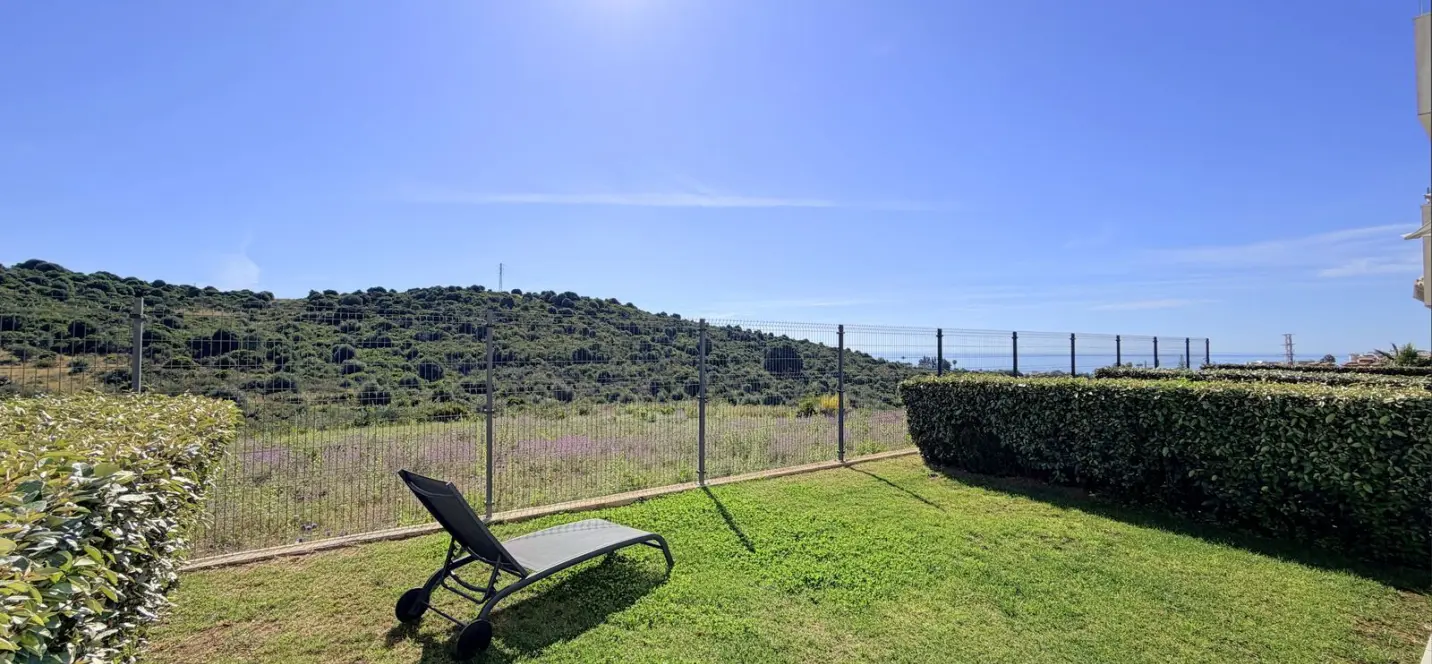 Продажа апартаментов на первом этаже в Estepona 2
