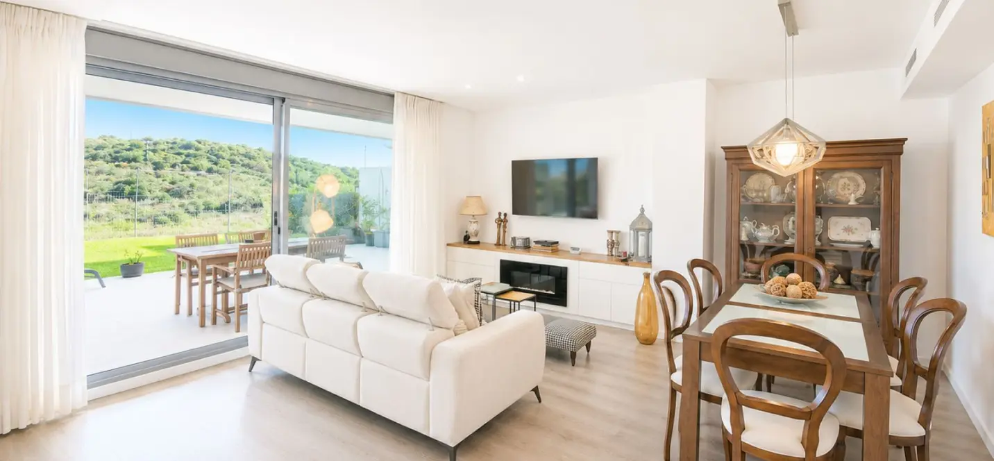 Продажа апартаментов на первом этаже в Estepona 3