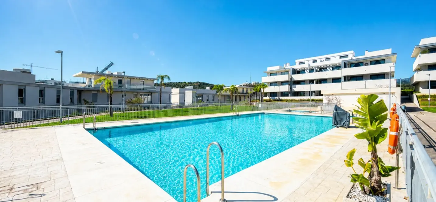 Продажа апартаментов на первом этаже в Estepona 4