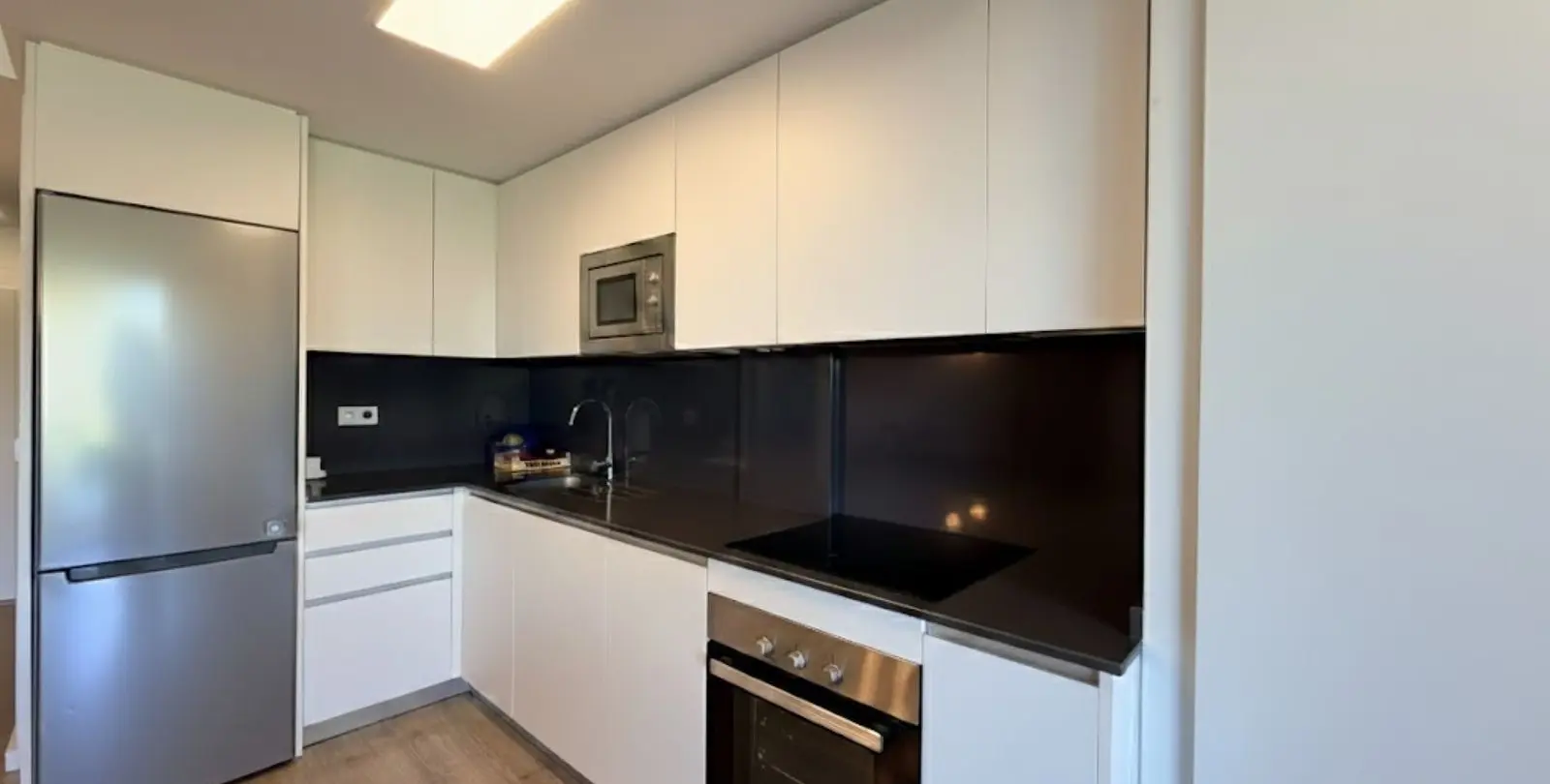 Sale of ground floor apartment in Estepona 16