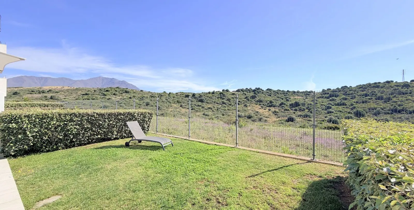 Sale of ground floor apartment in Estepona 32