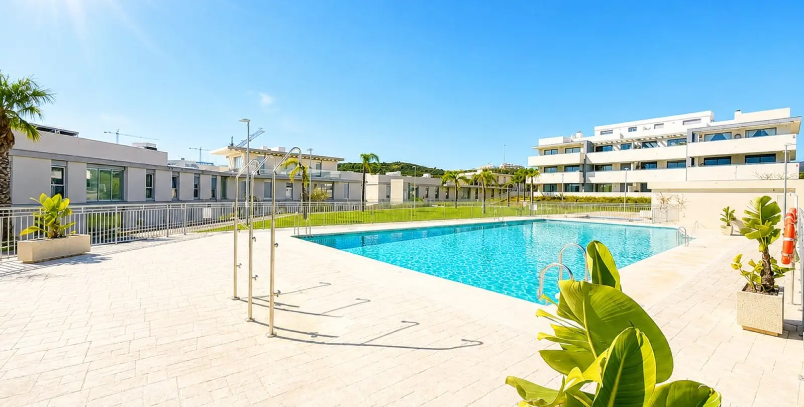 Sale of ground floor apartment in Estepona 40