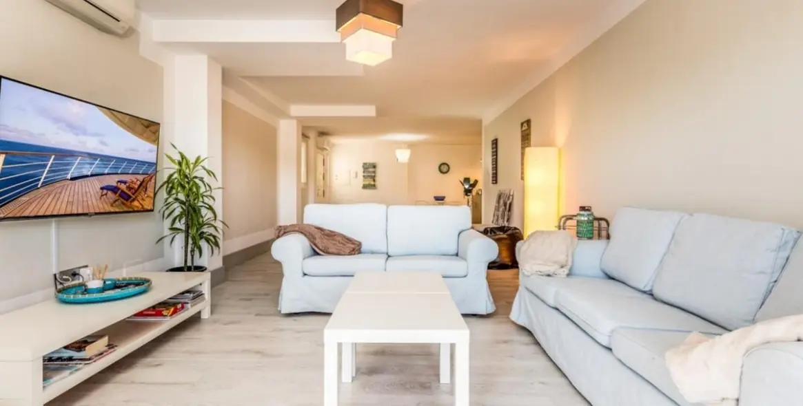 Sale of middle floor apartment in Nueva Andalucía 2