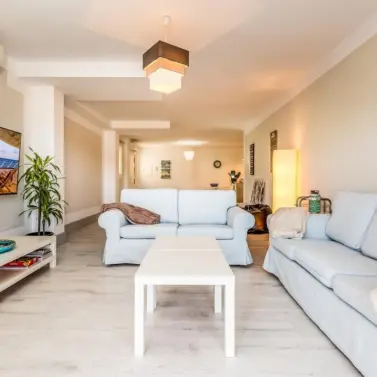 Продажа апартаментов на среднем этаже в Nueva Andalucía