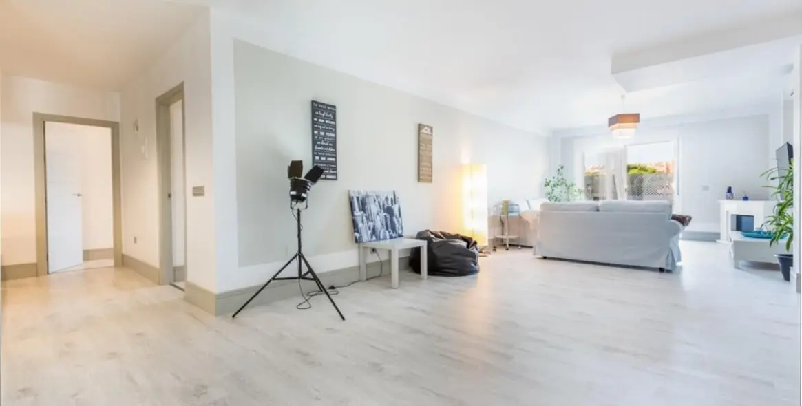 Sale of middle floor apartment in Nueva Andalucía 5