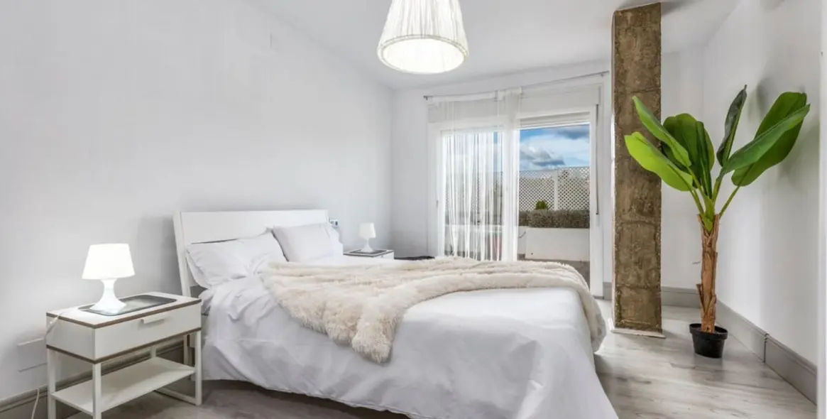 Sale of middle floor apartment in Nueva Andalucía 13