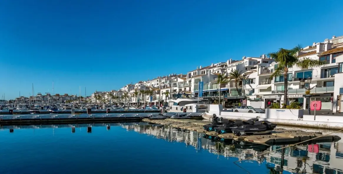 Sale of middle floor apartment in Nueva Andalucía 26