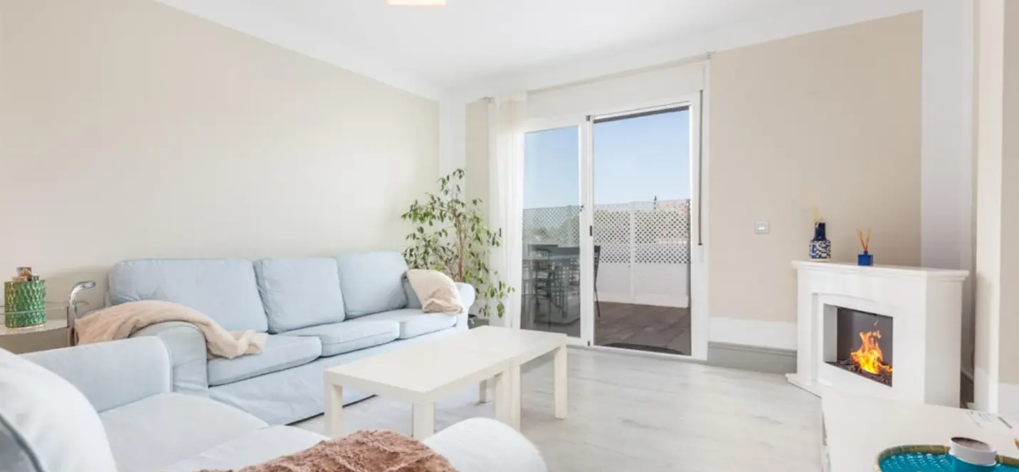 Venta de apartamento en planta media en Nueva Andalucía 0