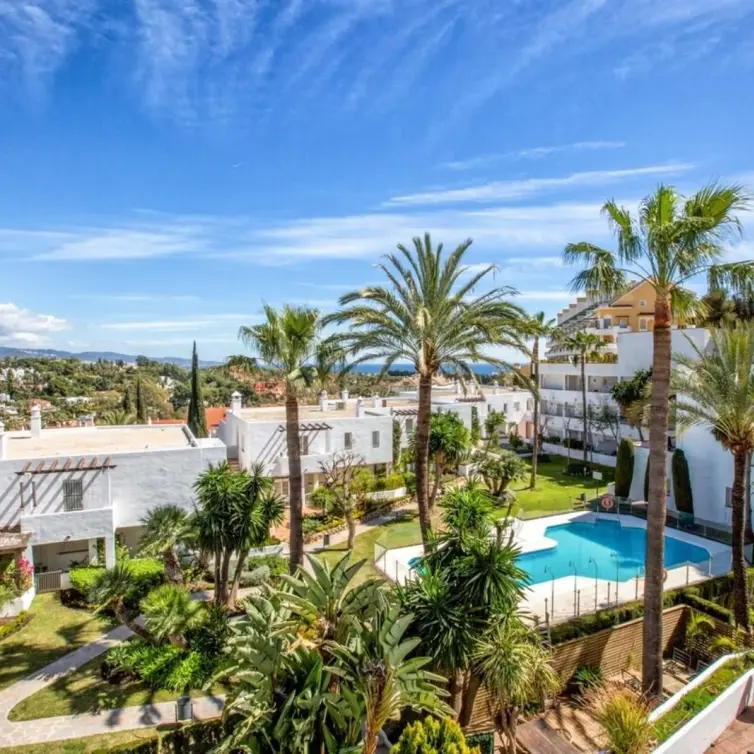 Venta de apartamento en planta media en Nueva Andalucía