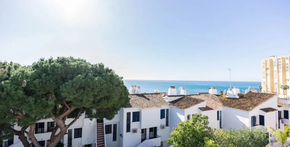 Sale of semi-detached house in Calahonda 1