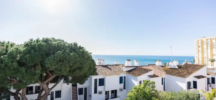 Продажа дома на две семьи в Calahonda 0