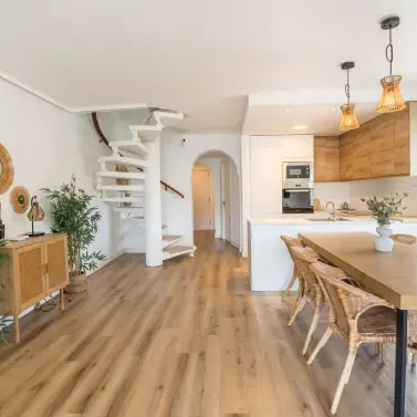 Продажа дома на две семьи в Calahonda