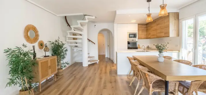 Продажа дома на две семьи в Calahonda 2