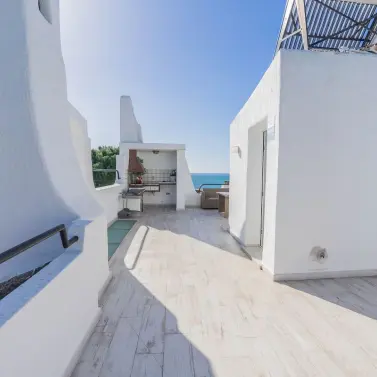 Продажа дома на две семьи в Calahonda