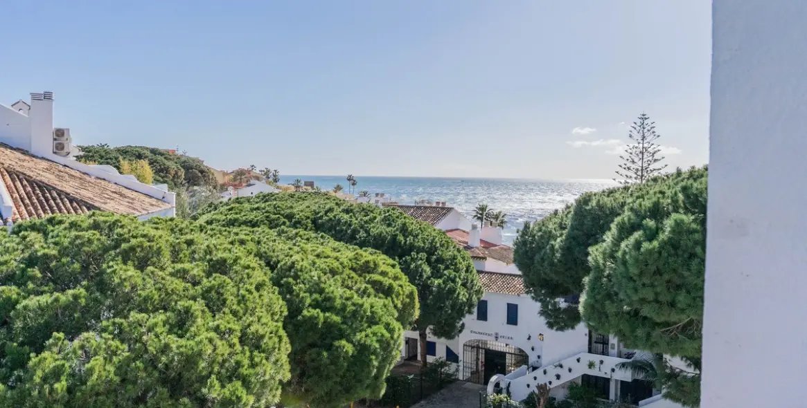 Sale of semi-detached house in Calahonda 6