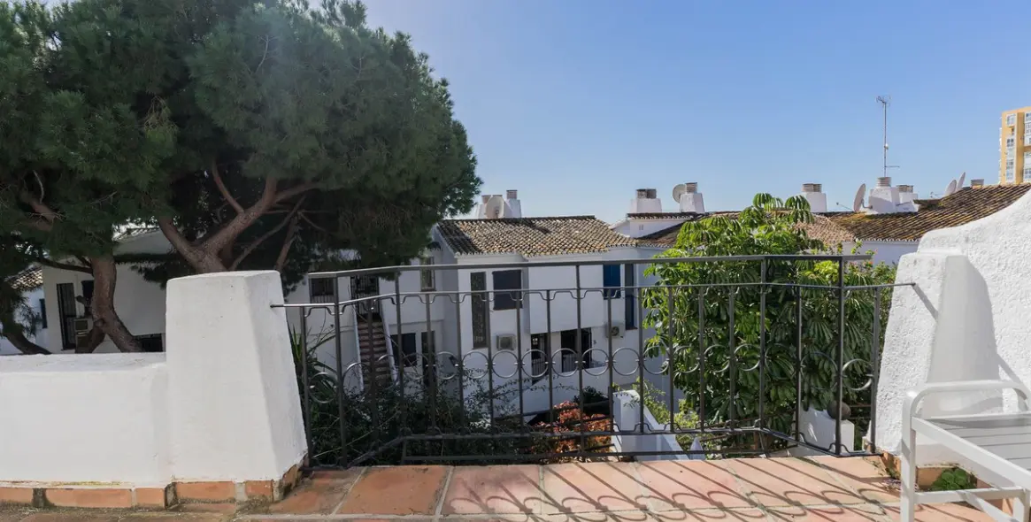 Sale of semi-detached house in Calahonda 12