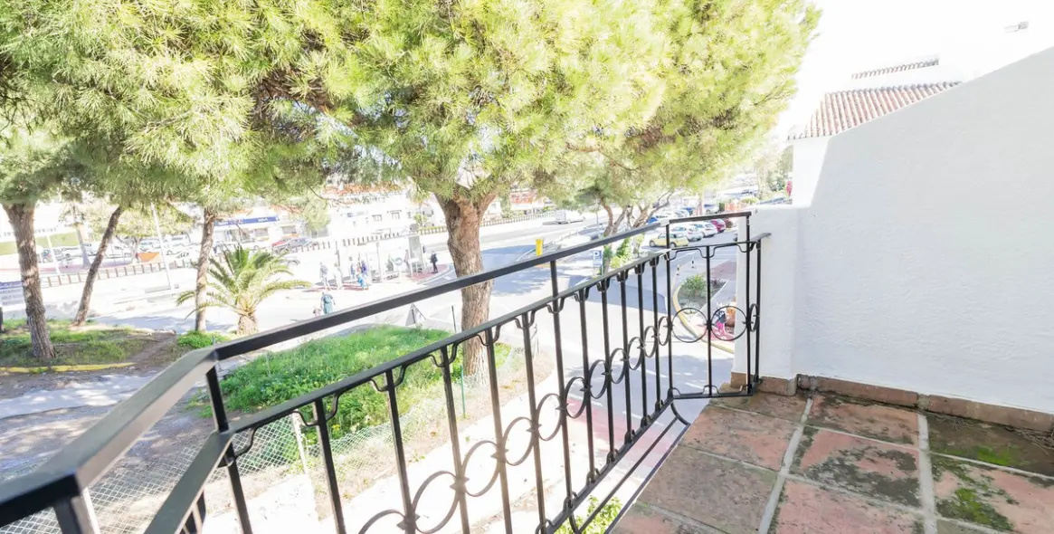 Sale of semi-detached house in Calahonda 15