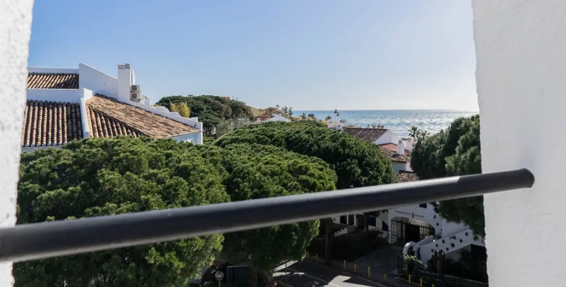 Sale of semi-detached house in Calahonda 19