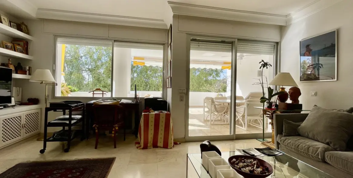 Sale of middle floor apartment in San Pedro de Alcántara 3