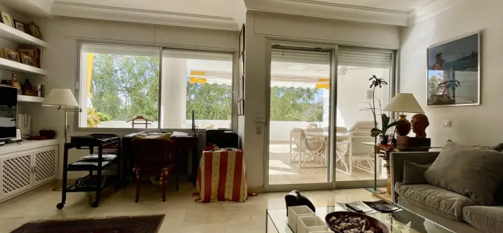 Продажа апартаментов на среднем этаже в San Pedro de Alcántara 2