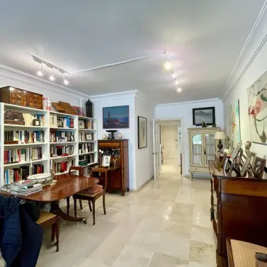 Продажа апартаментов на среднем этаже в San Pedro de Alcántara