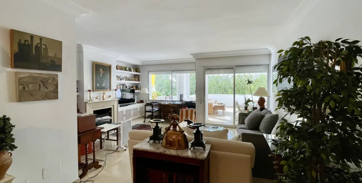 Sale of middle floor apartment in San Pedro de Alcántara 5