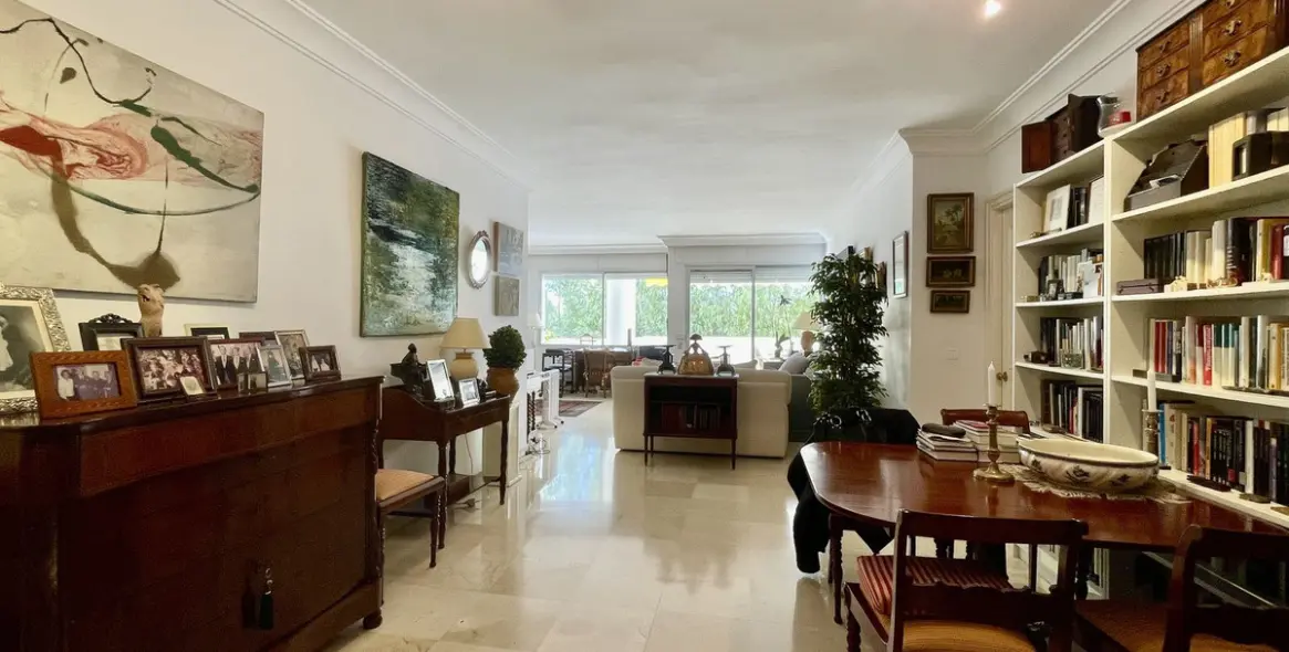 Sale of middle floor apartment in San Pedro de Alcántara 6